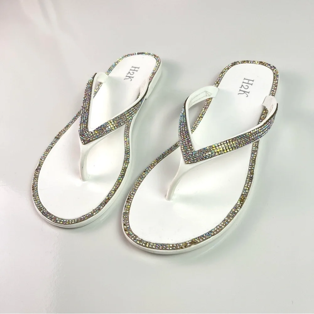 White and Silver Iridescent Stone Trim Flip Flop Thong Sandals Sz 7